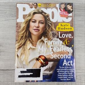 🍭7/$15 People Magazine May 2024 Kate Hudson